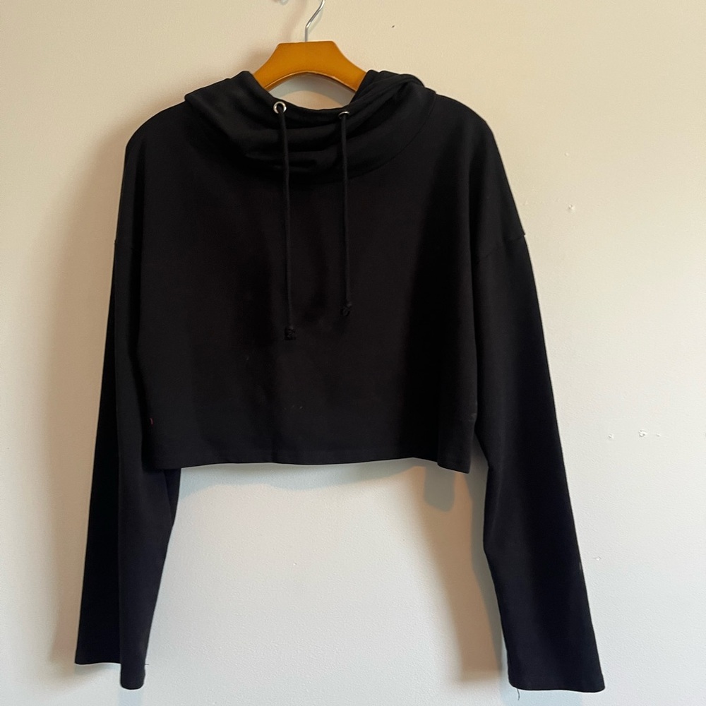 Forever 21 Black Cropped Hoodie